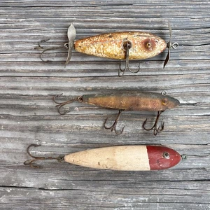 Antik Vintage Holz Angelköder Konvolut Sammlerstück selten rostig schmutzig alt - Bild 1 von 4