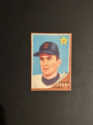 Tarjeta de novato 1962 Topps Salón de la Fama Gaylord Perry RC #199 Foto 1 de 2