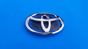 TOYOTA HYBRID REAR GATE LID EMBLEM BADGE SYMBOL LOGO OEM A3 - Bild 1 von 3