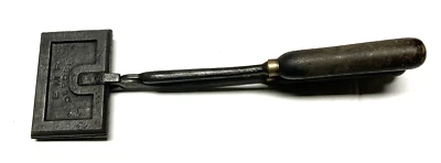 Petit GAUFRIER ancien fer fonte XIXème EMR Déposé - Photo 1/4
