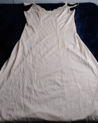 复古 Olga 尼龙米色礼服睡衣睡衣睡衣懒人鞋 1361T 女式 34 码 — 第 1/4 张图片