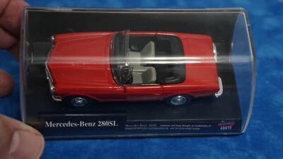 MERCEDES BENZ 280SL MODEL CAR - Image 1 of 4