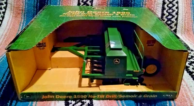 John Deere 1590 No Till Drill Ertl 2002 1st Production 1:16 #15350 Implement - Image 1 of 4