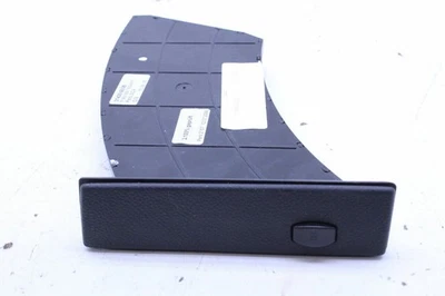 BMW Driver Left Cup Holder OEM Used - Imagem 1 de 3