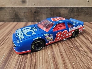 Dale Jarrett #88 QC Quality Care Thunderbird Red Carpet Lease 1:24 NASCAR 1996 - Picture 1 of 12