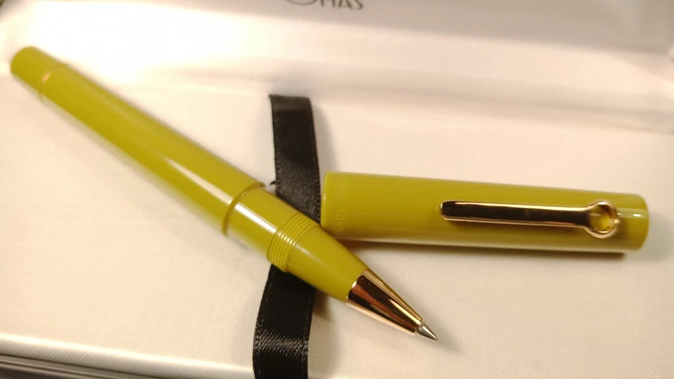 Penna Biro Omas Tokyo (YELLOW) Cap Version - Photo 1/1