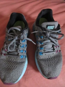 WOMENS NIKE ZOOM STRUCTURE 19 SNEAKERS SIZE 7.5. REDUCED - Picture 1 of 9