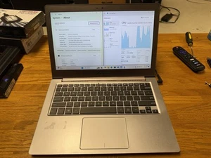 Asus Zenbook UX303UA - i5-6200U - 8GB RAM - 120GB SSD (GOOD SHAPE) - Picture 1 of 6