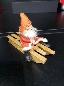 Antiguo trineo alemán de madera Putz Santa - Imagen 1 de 8