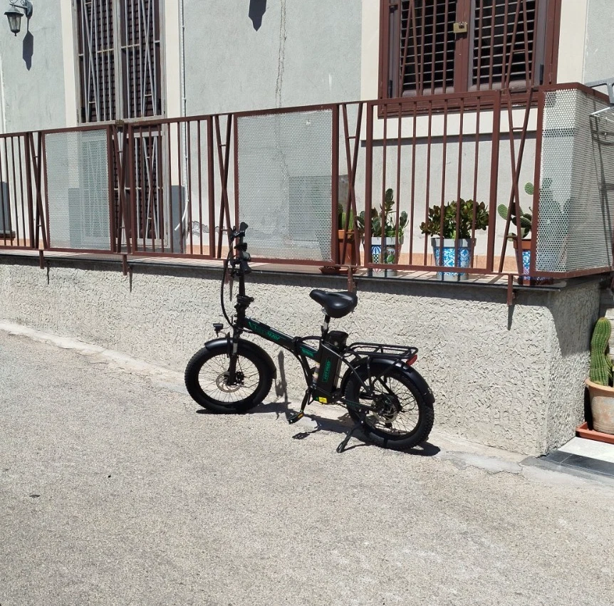 Hitway bici pieghevole elettrica(PEDALATA ASSISTITA)250 w - Immagine 1 di 1