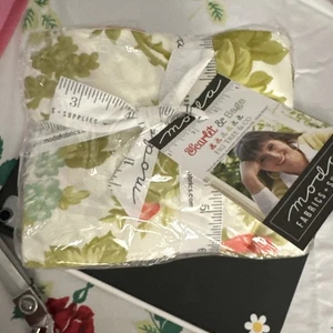 Moda Scarlet & Sage AB Bundle 30 Fat Quarter Squares 18x22 Inch New - Picture 1 of 6