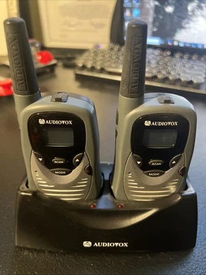 AudioVox GMRS-7001 手持式 GMRS 对讲机套装。 — 第 1/3 张图片