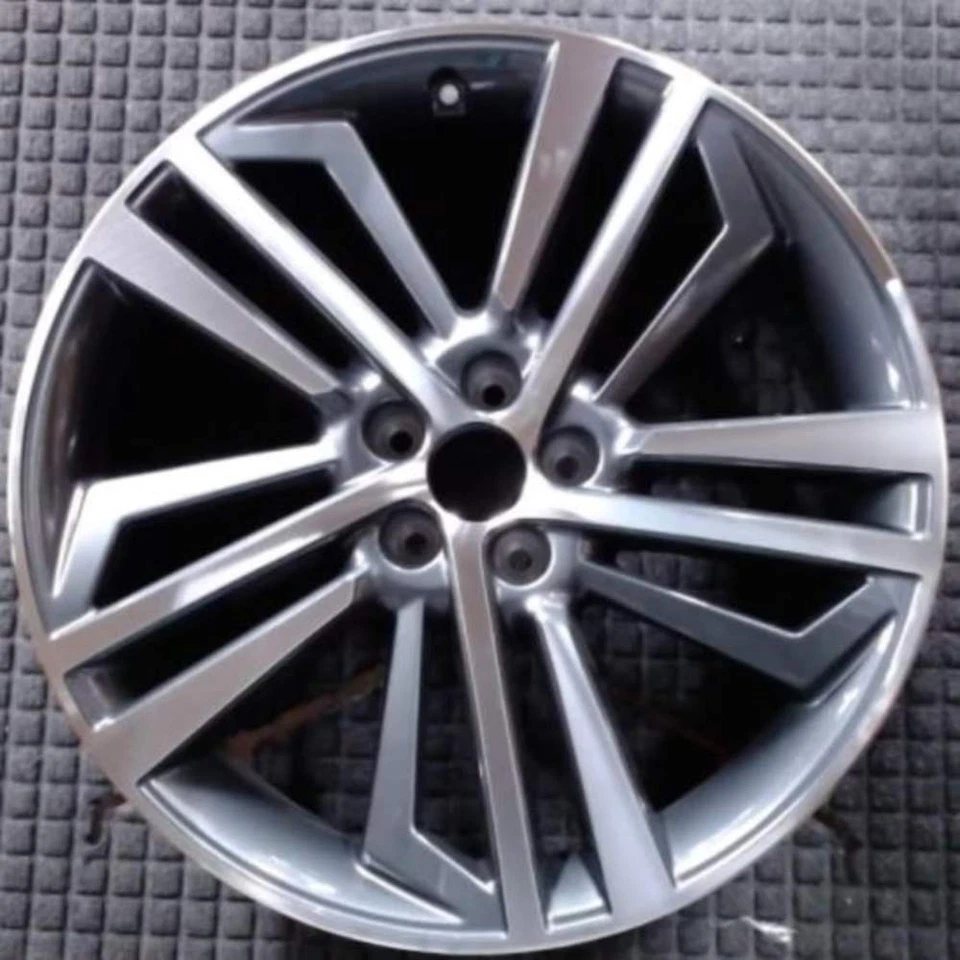 Réplica compatible con Audi Q5 mecanizada con bolsillos gris oscuro rueda de 20 pulgadas 2018 a 2 Foto 1 de 1