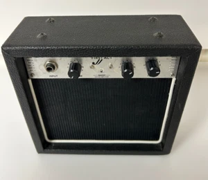 First Act Portable MA003 Battery Powered Mini Guitar Amplifier 11.2 Watts - Picture 1 of 5