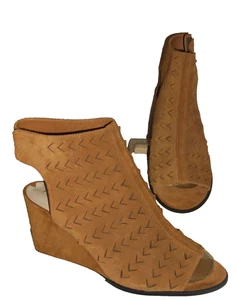 NWOB Via Spiga Leatrice Luggage Suede Open Toe Perforated Wedges 10 M - Picture 1 of 6