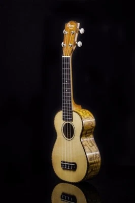 Ukelele soprano Ohana SK-70WG superior de abeto macizo con parte posterior y laterales de sauce + bolsa de concierto  Foto 1 de 4