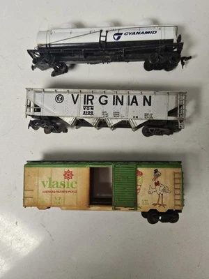 Tyco Operating HO Scale Coal Hopper, Vlasic Pickles, Cyanamid (Parts) - Image 1 of 4