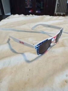 Gafas de sol Diet Dr Pepper American Flag rojas blancas y azules con protección UV nuevas - Imagen 1 de 5