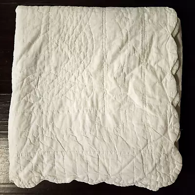 Antique Quilt White Wedding Colonial Quilted Blanket Scalloped Edges ~80" x 84" - Image 1 of 4