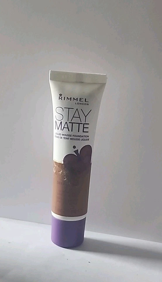 Rimmel Stay 哑光液体慕斯粉底 #504 深 MOCHA  — 第 1/1 张图片