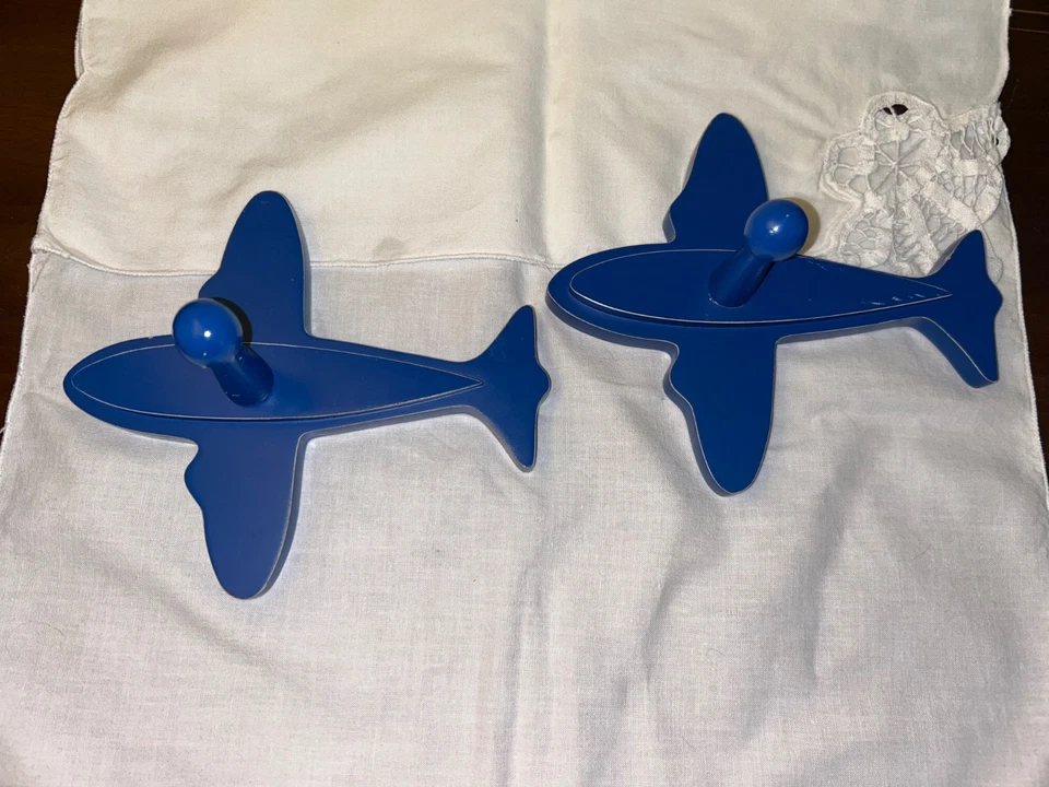 Набор из 2 синих настенных крючков для самолета керамический сарай - декор комнаты для детской комнаты ребенка ясельного возраста - Изображение 1 из 1