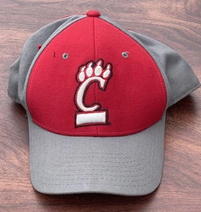 GORRA AJUSTADA ZEPHYR CINCINNATI BEARCATS 7 5/8 - Imagen 1 de 5