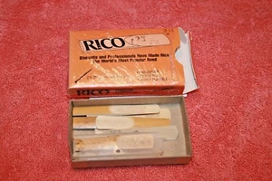 8 Marked Rico Clarinet 3 1/2 Reeds opened pack - Picture 1 of 4