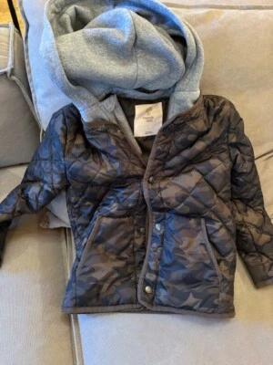Chaqueta acolchada con capucha para niños Tucker + Tate Camo talla 7 RARA Foto 1 de 3