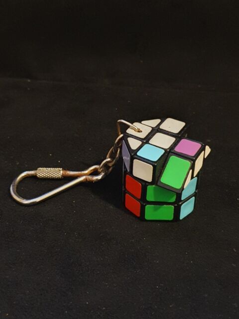 Cubo Mágico Profissional 3x3x3 Original - Magic Cube : :  Brinquedos e Jogos