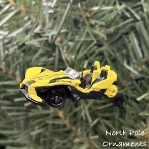 Yellow Polaris Slingshot 3 Wheel Motorcycle Motor Bike Christmas Ornament Adorno - Picture 1 of 3