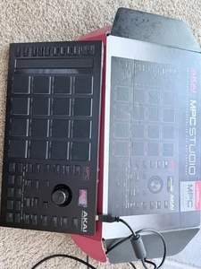 Akai Professional MPC Studio Black Midi Controller Drum Pad with USB Cable - Picture 1 of 9