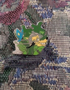 CAST LANYARD SERIES PLUTO BUTTERFLY NET  DISNEYLAND DISNEY DLR TRADING PIN  - Picture 1 of 3