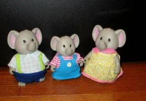 Lil Woodzeez El Olifante Elefantes Set de 3 Madre Padre e Hijo - Imagen 1 de 2