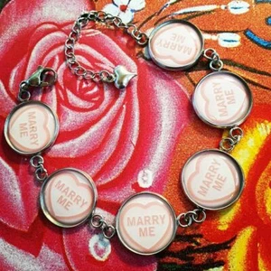 Unique MARRY ME LOVEHEARTS BRACELET valentines day LOVE proposal PINK fab HEART - Picture 1 of 1