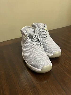 Tamanho 10.5 - Jordan Future Wolf cinza - Imagem 1 de 4