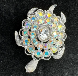 Vintage Aurora Borealis Sea Turtle Brooch 1 3/4 inch Silver Tone Large Ctr Stone - Picture 1 of 10