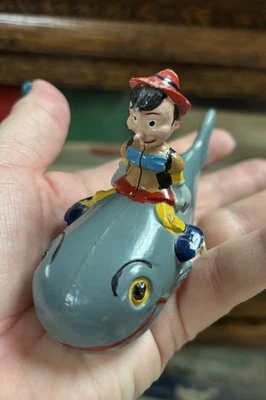 罕见 复古 MARX Walt Disney PINOCCHIO On Monstro the Whale 摩擦玩具 — 第 1/4 张图片