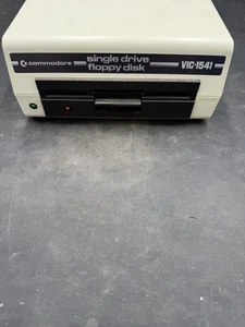 Commodore Vic- 1541 Single Floppy Disk Untested Powers On - Zdjęcie 1 z 5