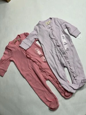 Lote de 2 piezas Baby Gap niña 0-3 meses rosa y lavanda jugar y dormir nuevo con etiquetas Foto 1 de 4