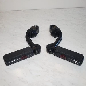 HARLEY OEM CVO DEFIANCE NEGRO BRILLANTE/ROJO BARRA Y ESCUDO ESTRIBERAS PASAJERO FLTRXSE - Imagen 1 de 17