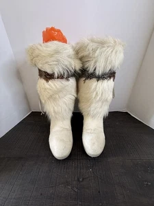 Bearpaw Wedge Goat Fur Winter Boots Womens Size 9 White Feathers - Picture 1 of 23