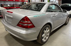 2002 Mercedes SLK230 2.3 Rear Carrier Differential Case Assembly 74K Miles 03 04 - Picture 1 of 4