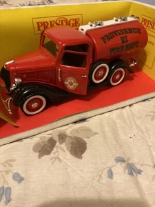 SOLIDO FORD CITERNE TANKER PROVIDENCE FIRE DEPT 1/18 SCALE Model Truck Lorry - Picture 1 of 9