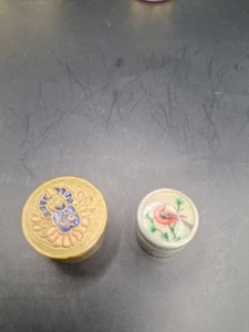 Small Vintage Silver/Silver Plated Mother of Pearl Handpaint Lid Snuff/Pill Box - Picture 1 of 8