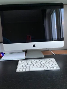 Design Ikone IMac von 2010, 21,5 Zoll, Top gepflegt, fast nie genutzt - Bild 1 von 14