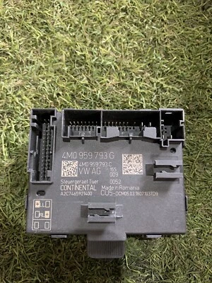 Centralina Chiusura Centralizzata Audi Q7 2016 4M0959793G - Immagine 1 di 2
