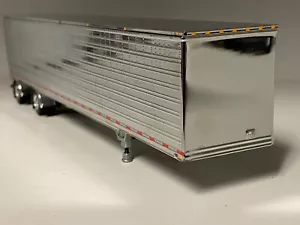 CHROME SPREAD AXLE DCP 1/64 53' UTILITY VAN TRAILER SILVER FRAME CHROME SHOW - Picture 1 of 2