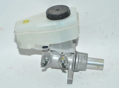 Cilindro maestro de frenos Infiniti Q50 Q60 2014-2020 OEM AWD y tracción trasera 3,7 3,0 3,5 2,0 Foto 1 de 3