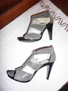 Michael Kors Womens GRAY Patent Leather Cutout Zip Front Heel Sandals Sz 6.5M - Picture 1 of 21