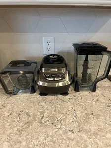 USED NINJA BL700 BLENDER W/ BASE, 2 BLADES AND 2 CONTAINERS SEE DESCRIPTION! - Picture 1 of 12